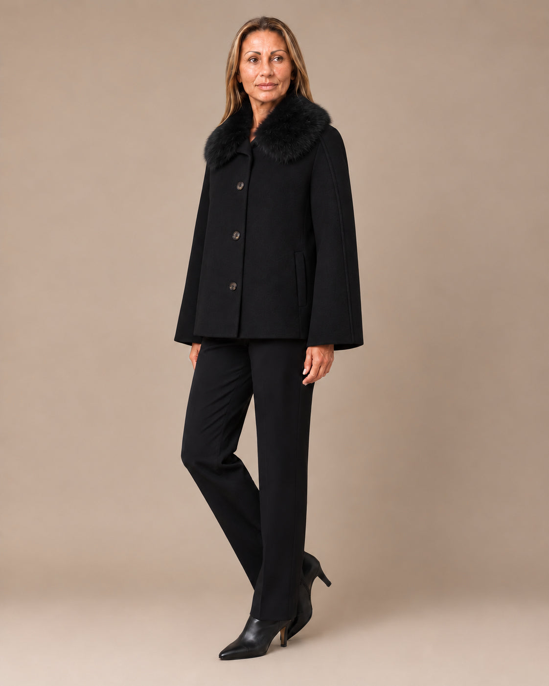 Artigli Abbigliamento Cappotto cappa con collo in ecopelliccia 