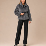 Artigli Abbigliamento Ecopelliccia corta con coulisse 