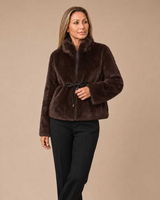 Artigli Abbigliamento Ecopelliccia corta con coulisse 