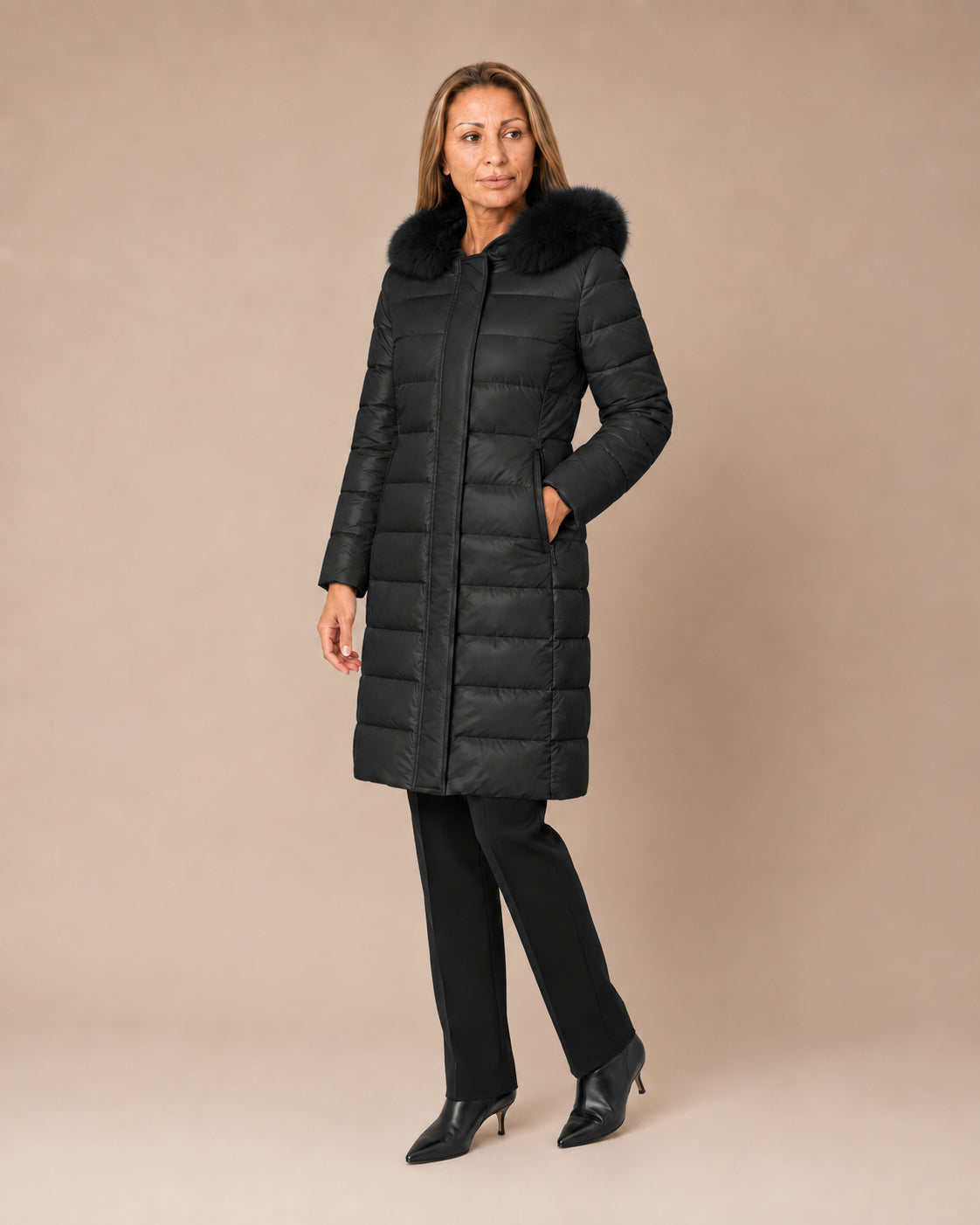 Artigli Abbigliamento Piumino lungo con ecopelliccia 