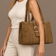 Camomilla Accessori Borsa a spalla effetto scamosciato con fibbia dorata 