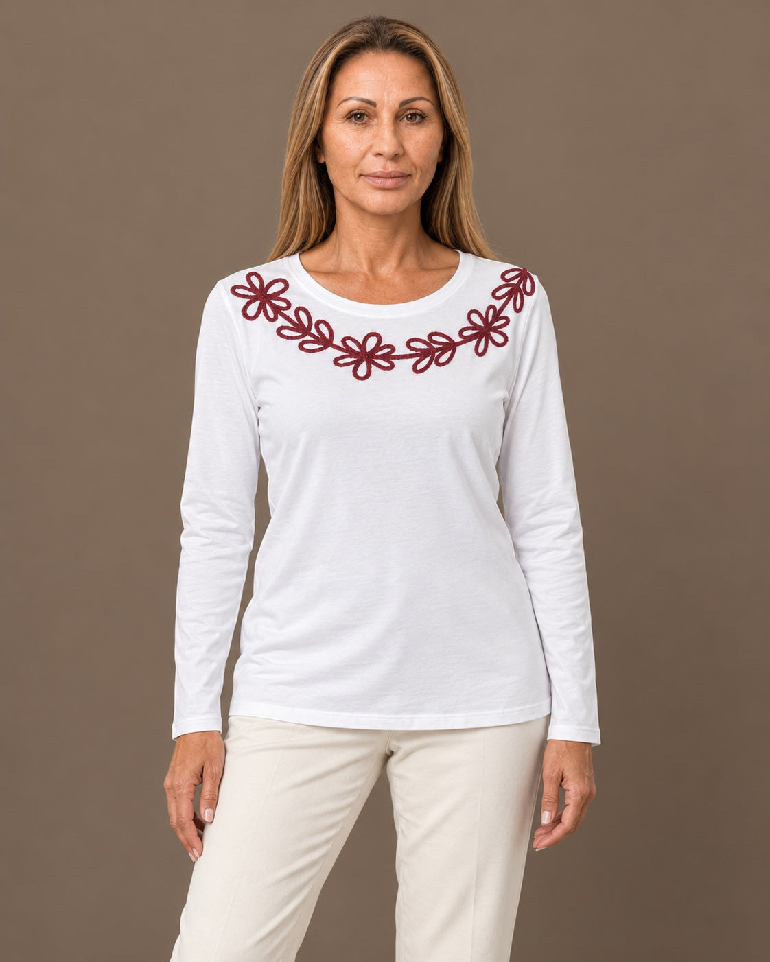 Marseta pronto Abbigliamento T-shirt con ricamo floreale Azara 