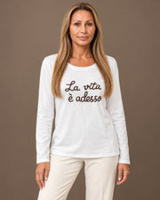 T-shirt con ricamo "La vita è adesso" Marseta pronto Bianco/marrone