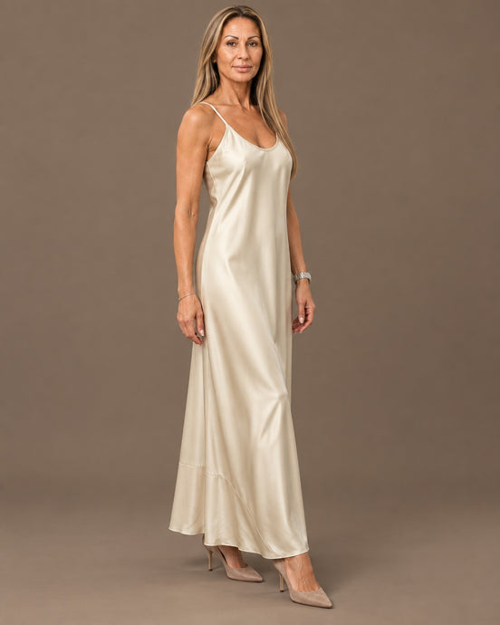 Marseta pronto Abbigliamento Abito slip dress in raso con taglio in sbieco 