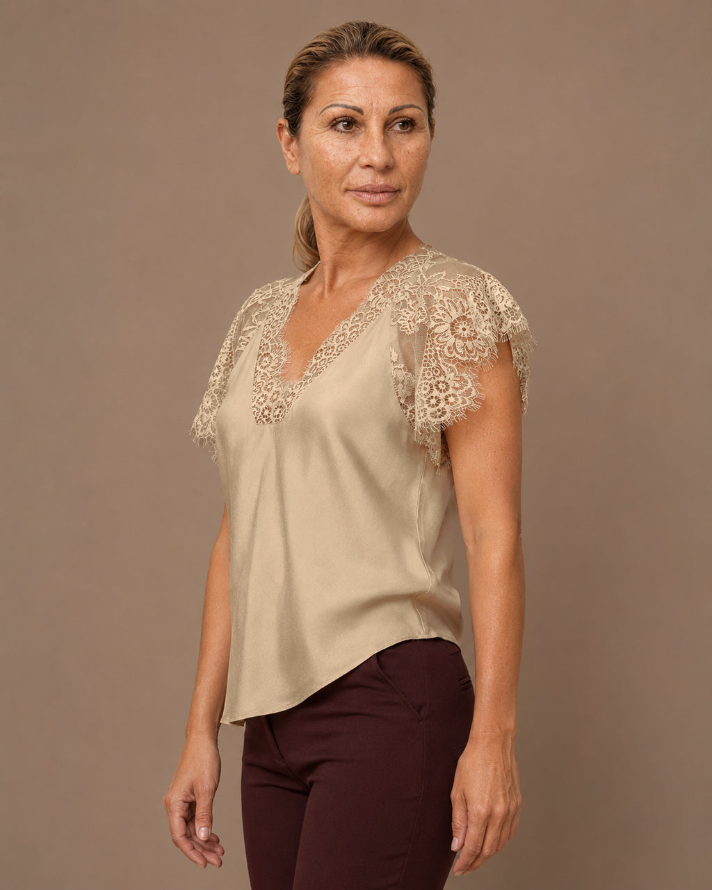 Maryley Abbigliamento Top lingerie con scollo a V e pizzo 
