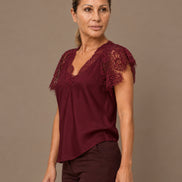 Maryley Abbigliamento Top lingerie con scollo a V e pizzo 