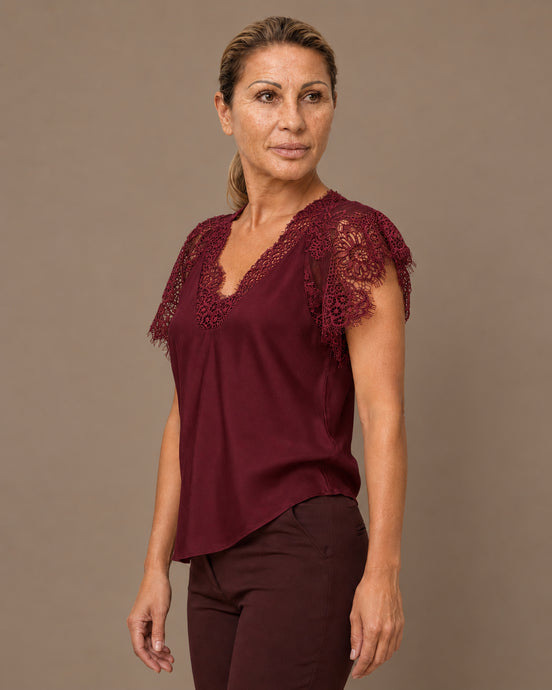 Maryley Abbigliamento Top lingerie con scollo a V e pizzo 