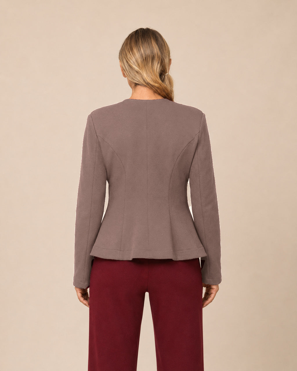 Maryley Abbigliamento Giacca in felpa con peplum e bottoni oro 