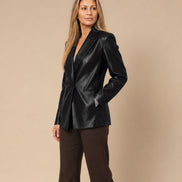 Maryley Abbigliamento Giacca monopetto in ecopelle con tasche a filetto 