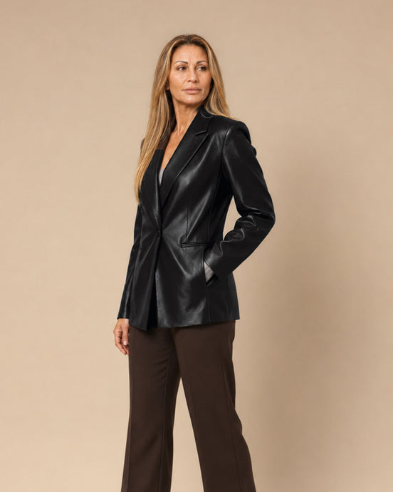 Maryley Abbigliamento Giacca monopetto in ecopelle con tasche a filetto 
