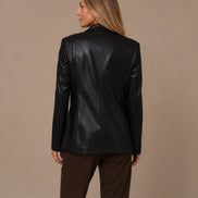 Maryley Abbigliamento Giacca monopetto in ecopelle con tasche a filetto 