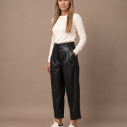 Maryley Abbigliamento Pantalone cropped in ecopelle con cintura 