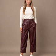 Maryley Abbigliamento Pantalone cropped in ecopelle con cintura 