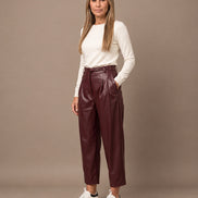 Maryley Abbigliamento Pantalone cropped in ecopelle con cintura 