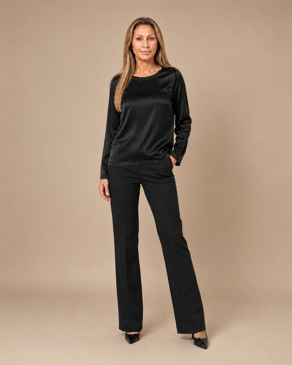 Maryley Abbigliamento Blusa girocollo a maniche lunghe in raso di viscosa 