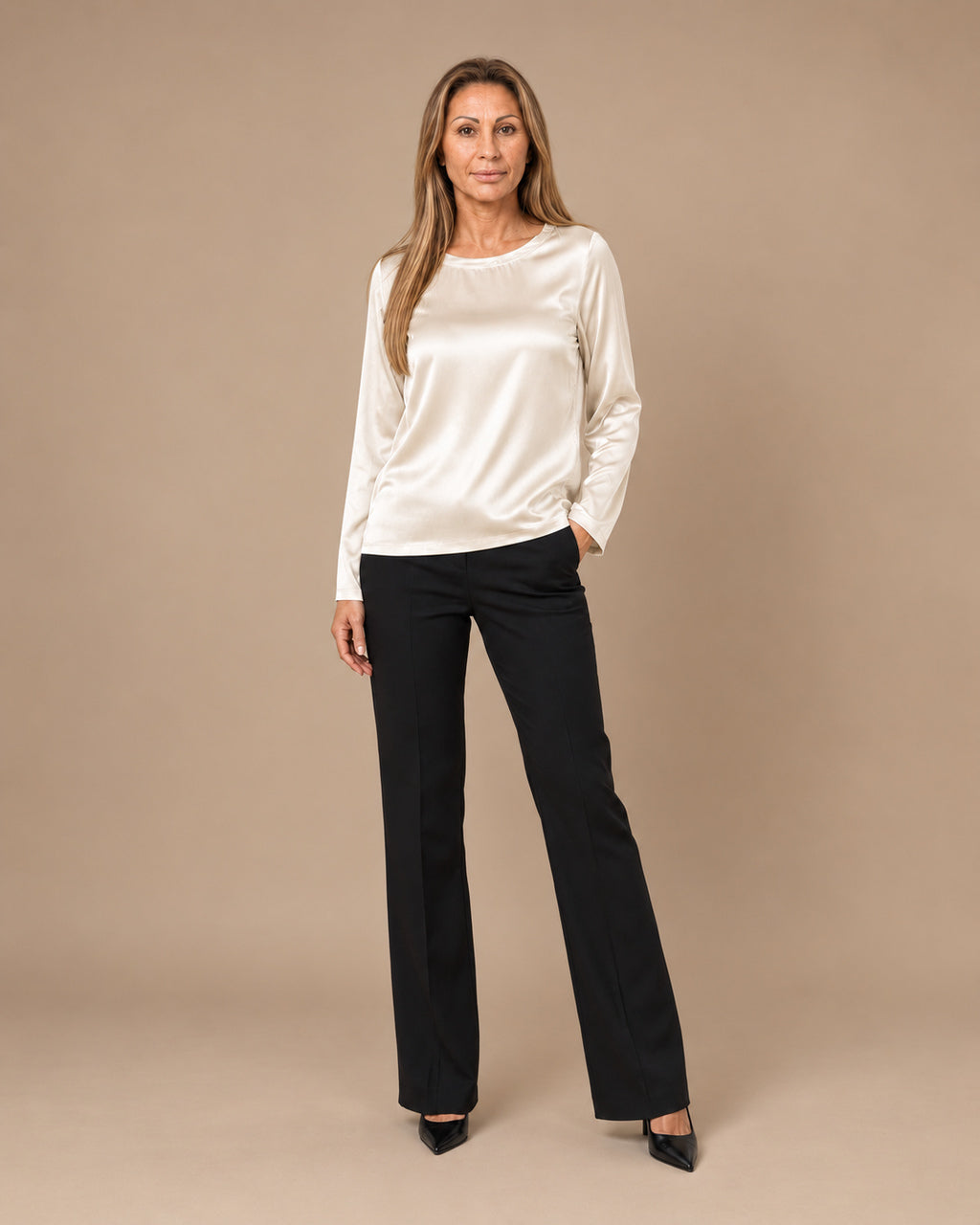 Maryley Abbigliamento Blusa girocollo a maniche lunghe in raso di viscosa 