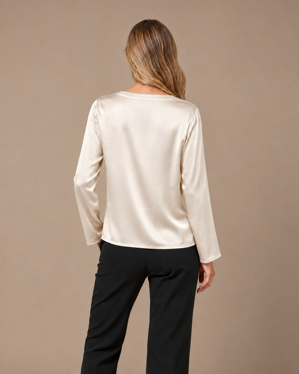 Maryley Abbigliamento Blusa girocollo a maniche lunghe in raso di viscosa 