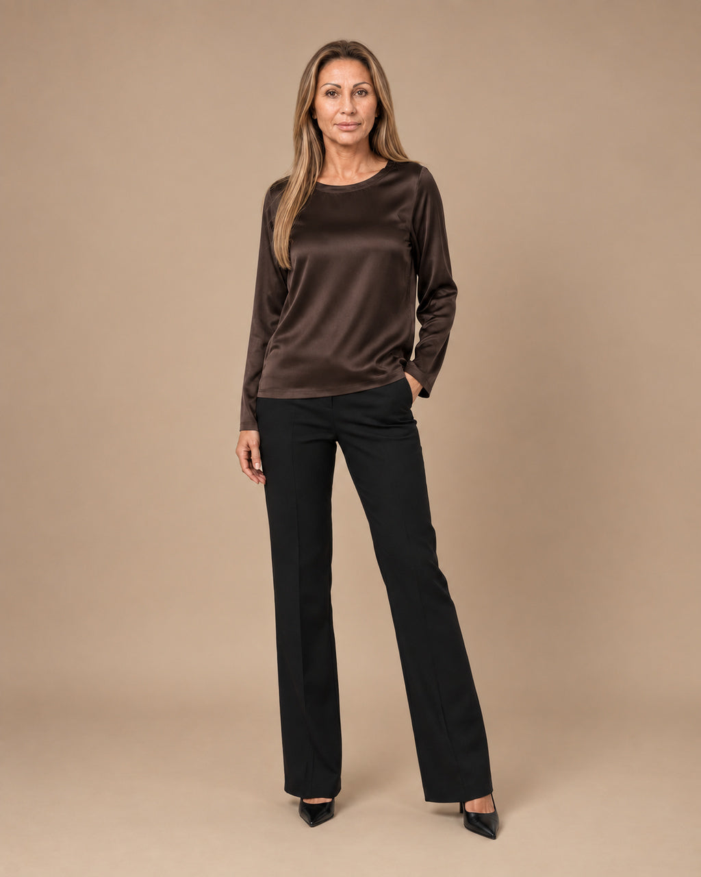 Maryley Abbigliamento Blusa girocollo a maniche lunghe in raso di viscosa 