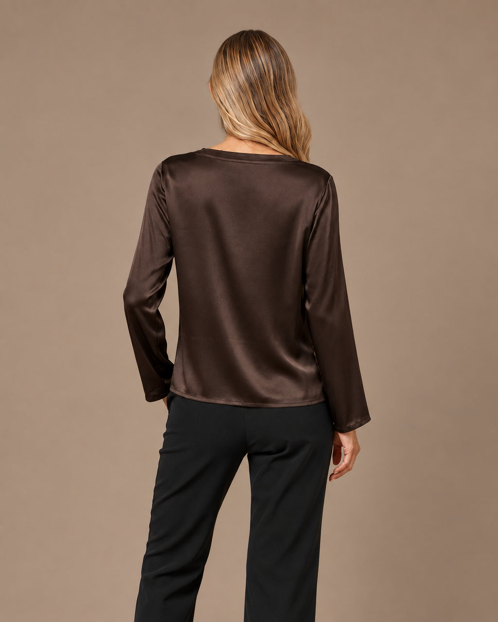 Maryley Abbigliamento Blusa girocollo a maniche lunghe in raso di viscosa 