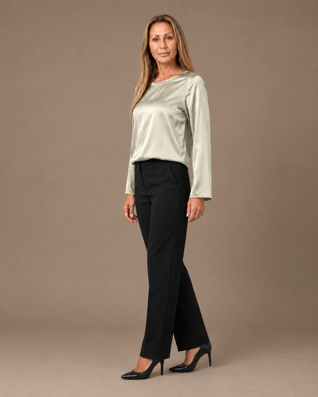 Maryley Abbigliamento Blusa girocollo a maniche lunghe in raso di viscosa 
