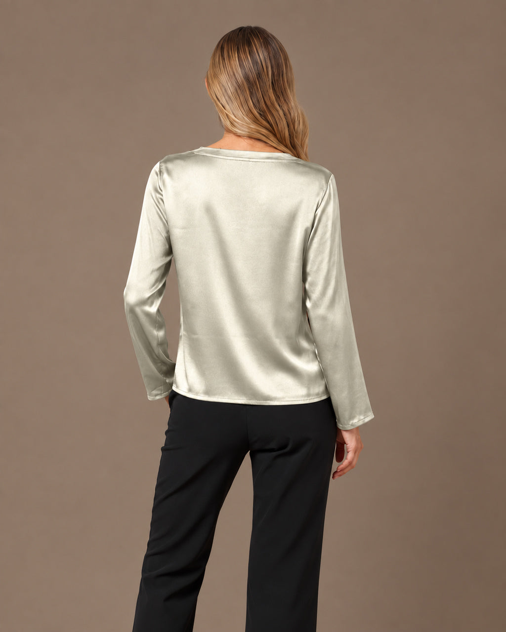 Maryley Abbigliamento Blusa girocollo a maniche lunghe in raso di viscosa 