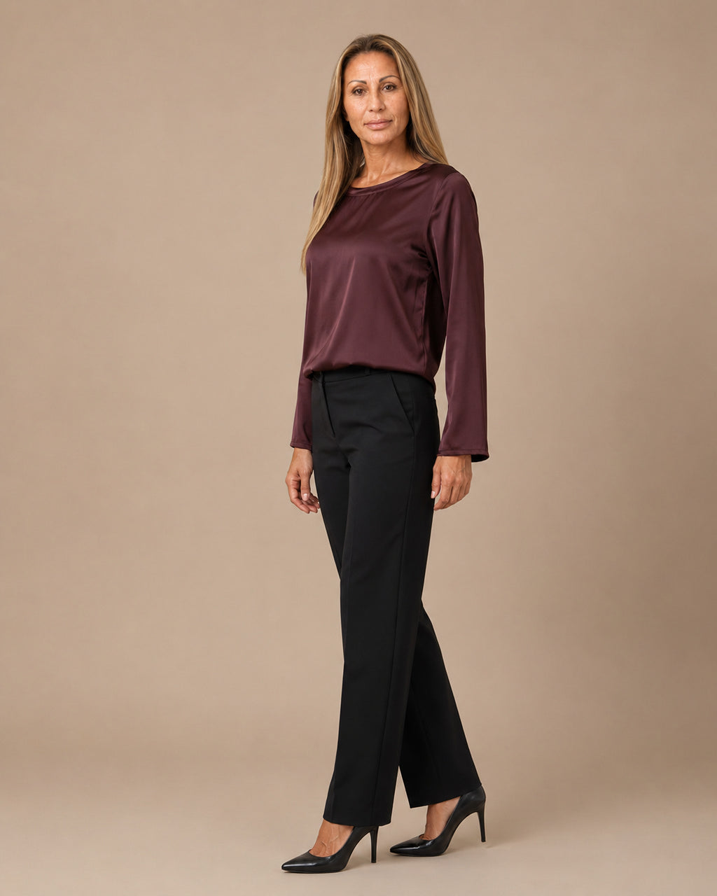 Maryley Abbigliamento Blusa girocollo a maniche lunghe in raso di viscosa 