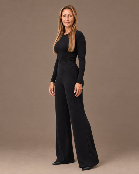 Maryley Abbigliamento Pantalone basic svasato in maglia con elastico in vita 