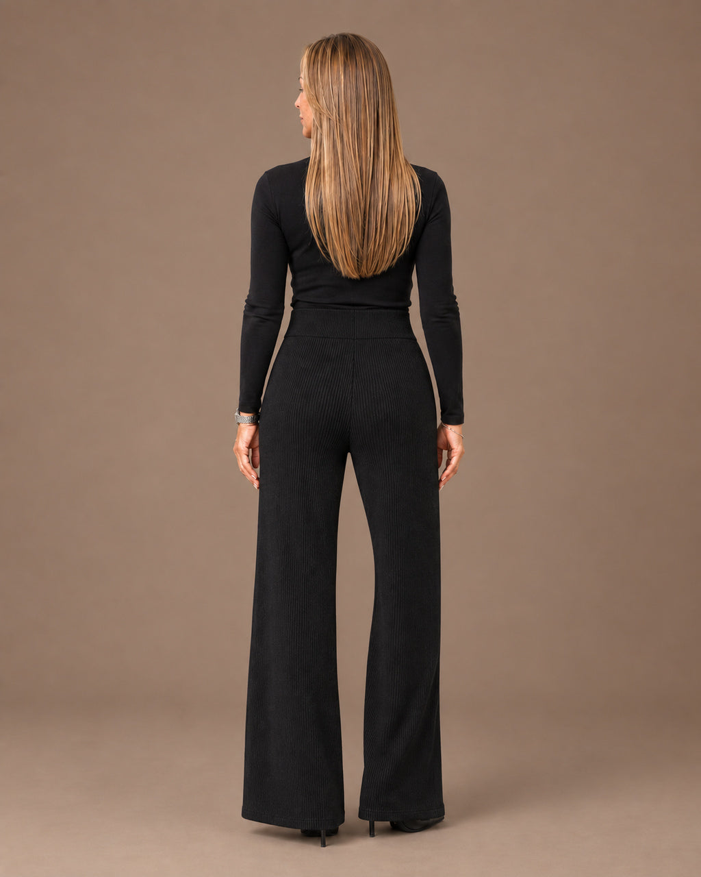 Maryley Abbigliamento Pantalone basic svasato in maglia con elastico in vita 