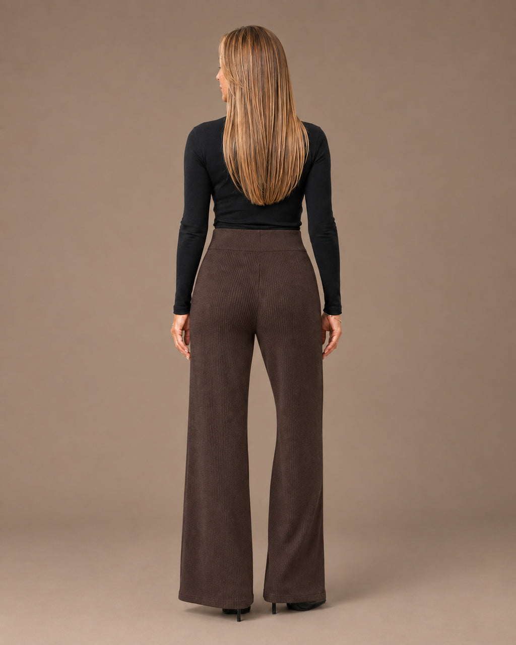 Maryley Abbigliamento Pantalone basic svasato in maglia con elastico in vita 