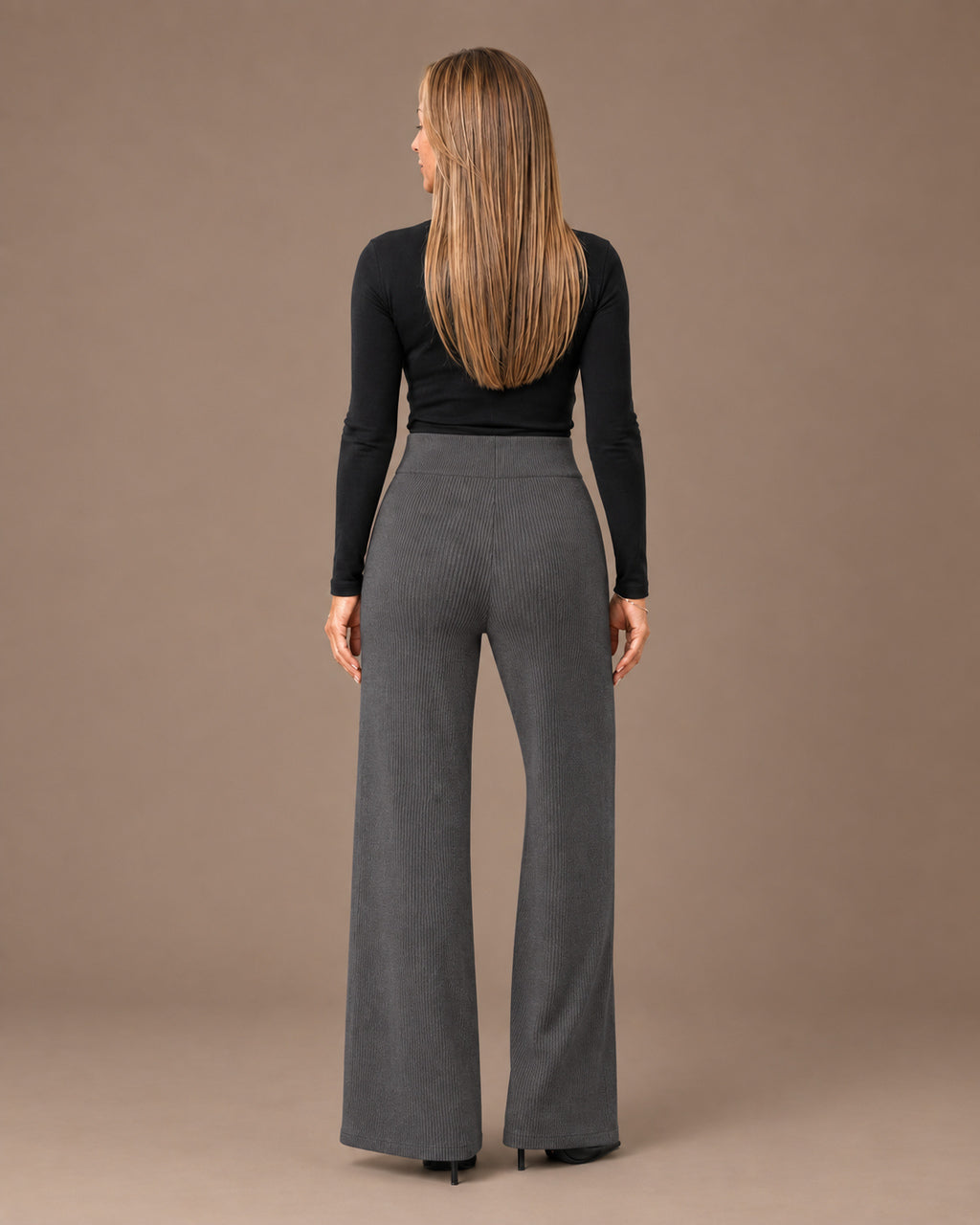 Maryley Abbigliamento Pantalone basic svasato in maglia con elastico in vita 