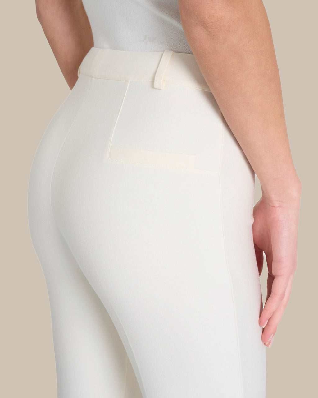 Ragno Abbigliamento Pantaloni cropped flare in tessuto Compact 