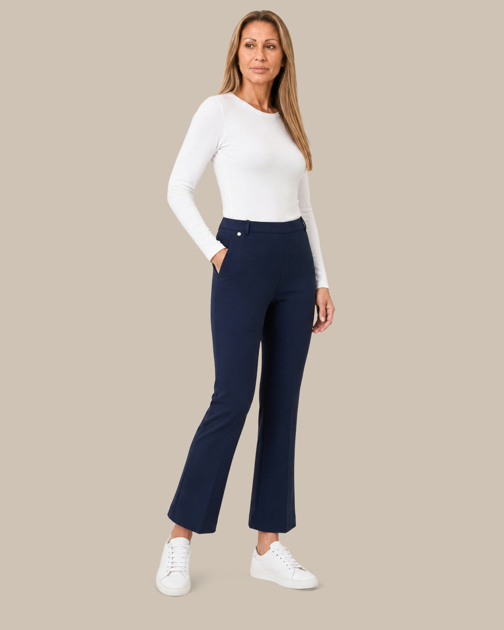 Ragno Abbigliamento Pantaloni cropped flare in tessuto Compact 