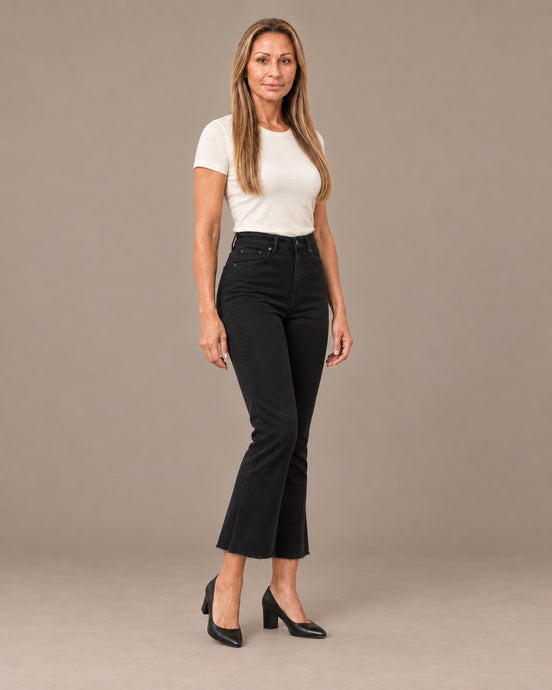 Tiffosi Abbigliamento Jeans cropped flare con fondo sfrangiato 