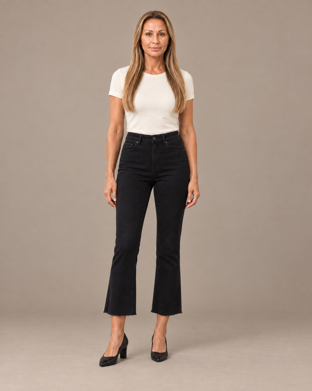 Tiffosi Abbigliamento Jeans cropped flare con fondo sfrangiato 
