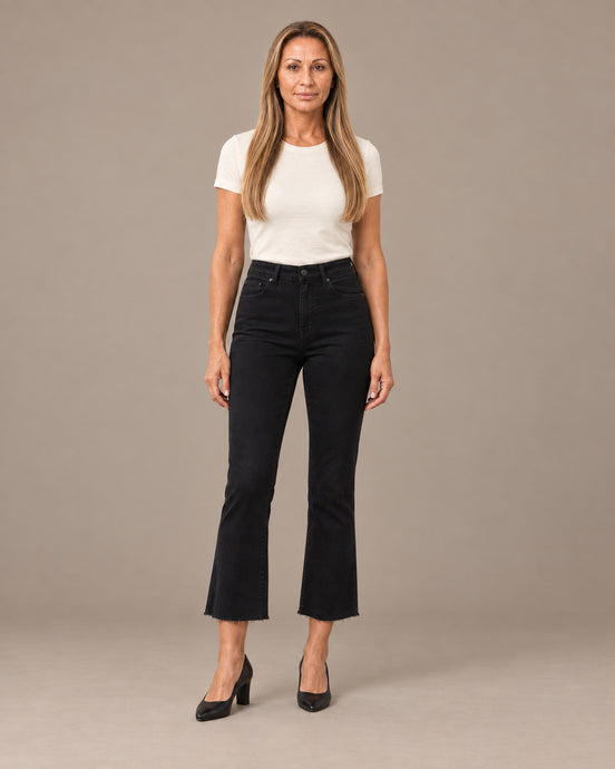 Tiffosi Abbigliamento Jeans cropped flare con fondo sfrangiato 