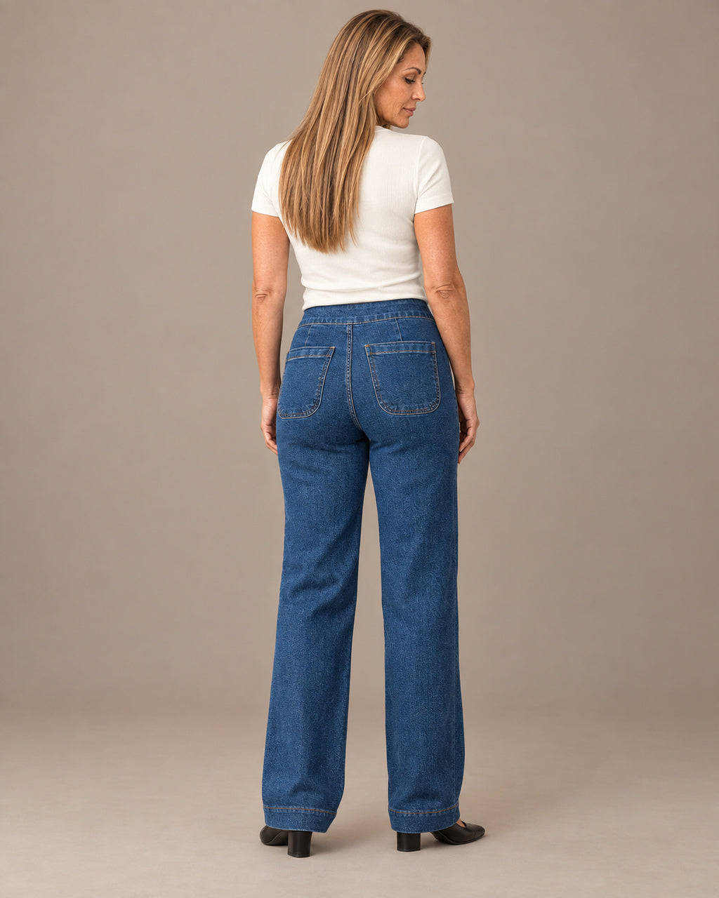 Tiffosi Abbigliamento Jeans dritti con doppio bottone e tasche a filetto 