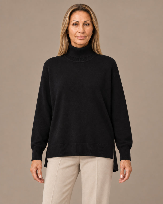 Tiffosi Abbigliamento Dolcevita con fondo asimmetrico e spacchi 